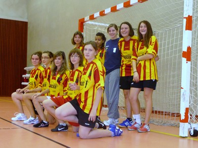 L'équipe des Moins de 16 ans Féminines 2009-2010 de Cluses Handball